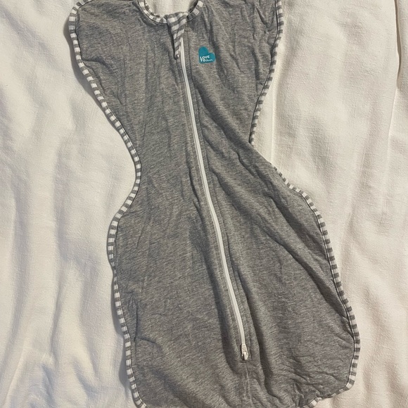 Love to Dream Swaddle UP Self-Soothing Sleep Sack 8-13 lbs. 1.0 TOG, Gray, Small - Picture 2 of 4